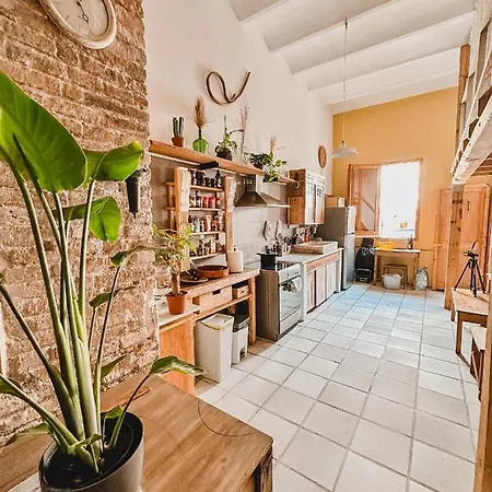 Agradable Piso Compartido Homestay *