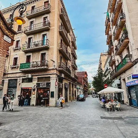 Agradable Piso Compartido Homestay *